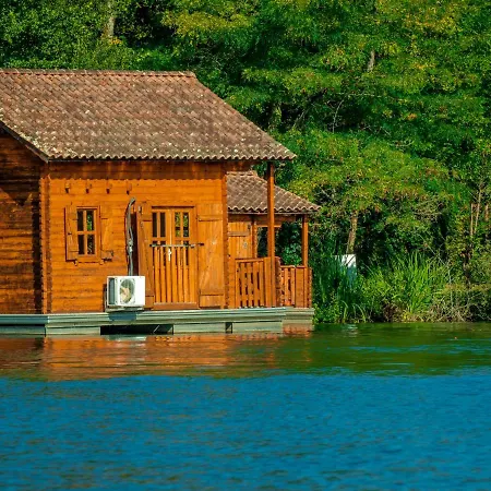 Dahu Wake Park, Proche Saint Emilion Деревянный коттедж *