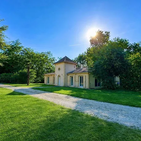 Domaine Du Dahu, Proche Saint Emilion * Sablons (Gironde)