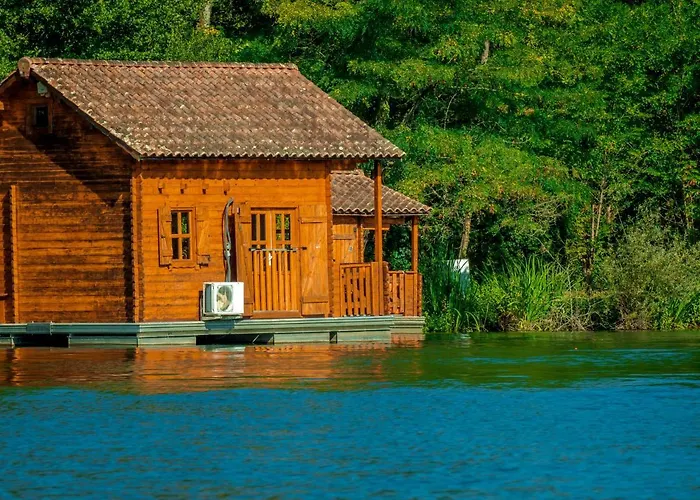 Dahu Wake Park, Proche Saint Emilion بيت خشبي *